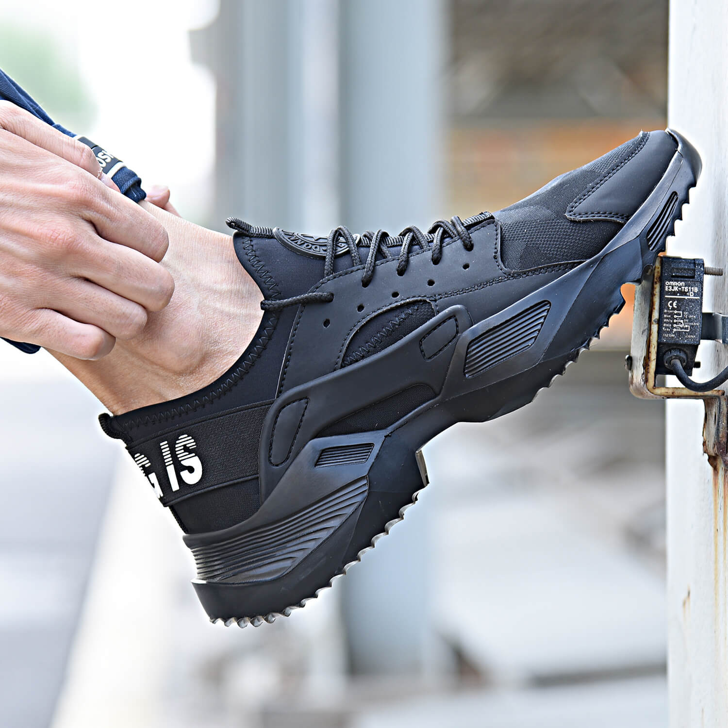 Maven Steel Toe Lightweight Work Sneakers