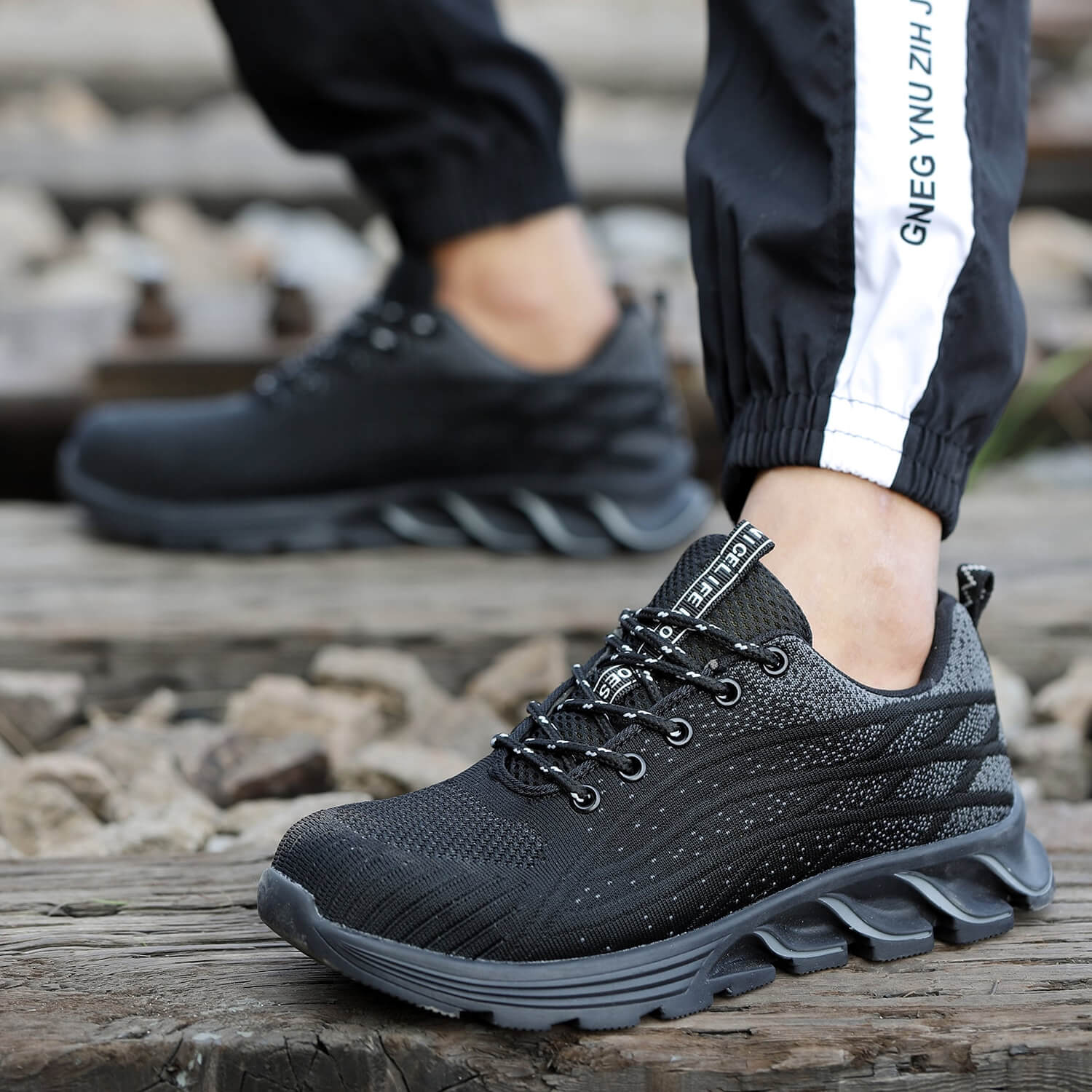 Maven Steel Toe Non-Slip Work Sneakers